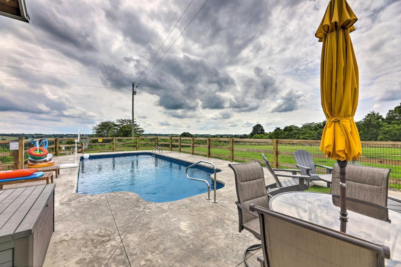 Chic Williamstown Retreat With Pool And Hot Tub! Villa Exteriör bild