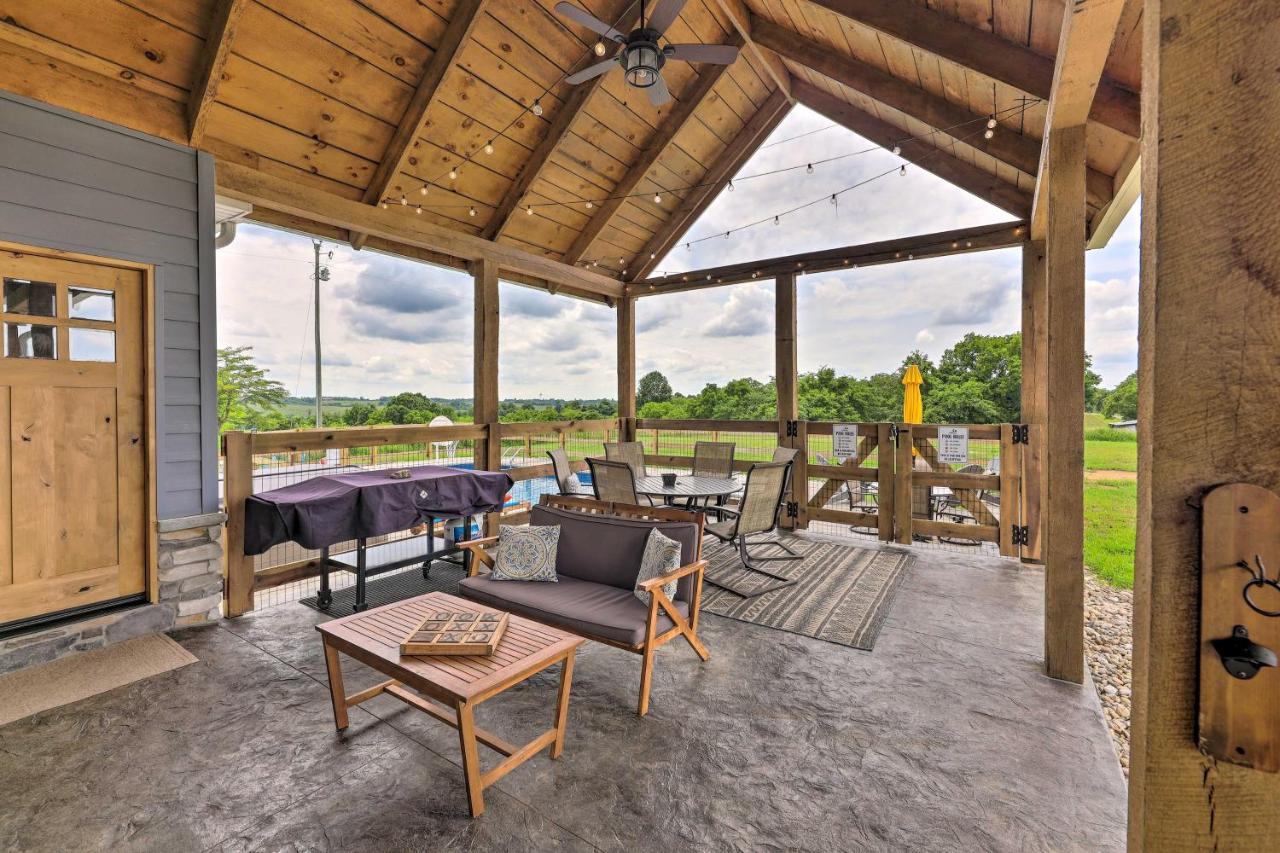 Chic Williamstown Retreat With Pool And Hot Tub! Villa Exteriör bild