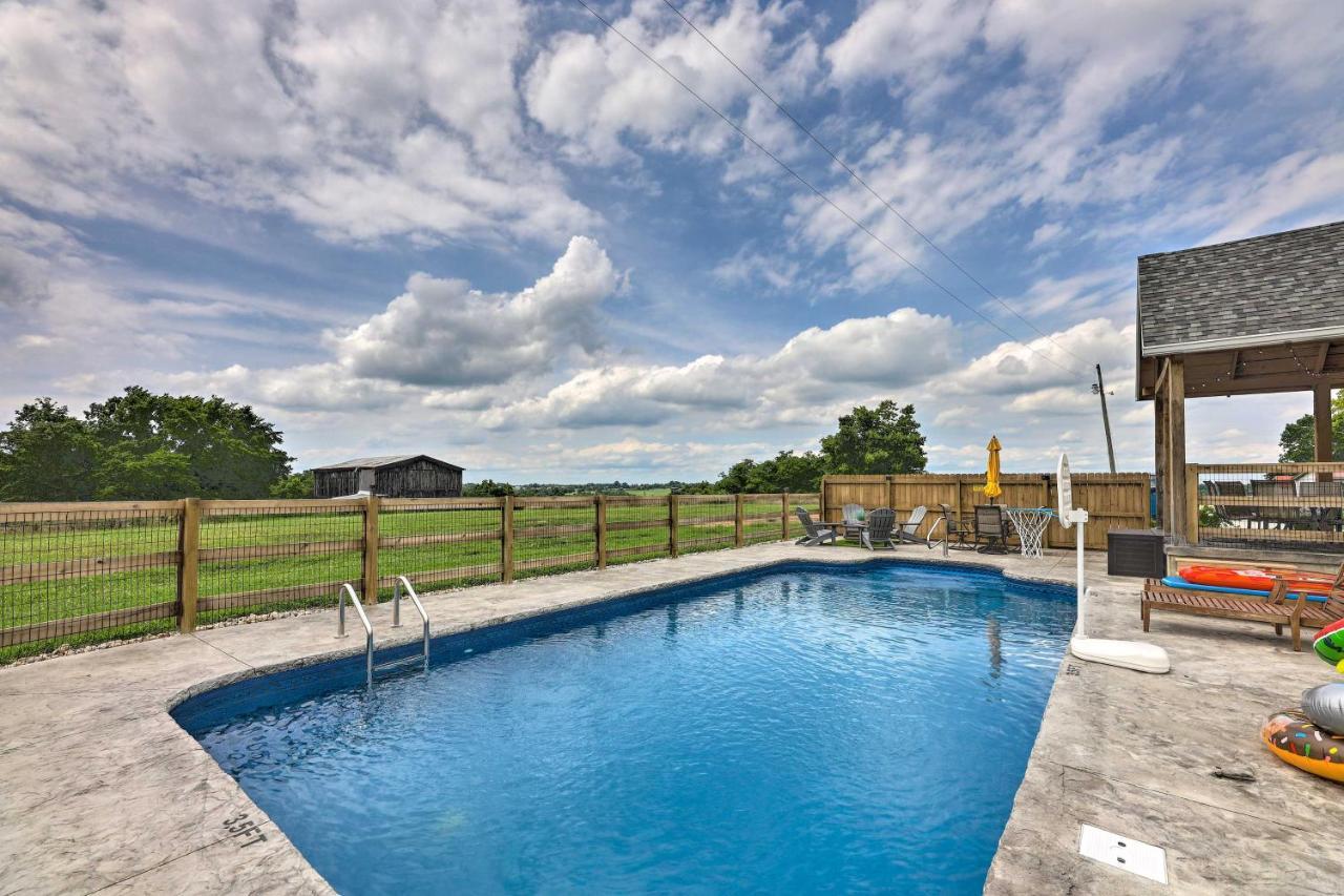 Chic Williamstown Retreat With Pool And Hot Tub! Villa Exteriör bild