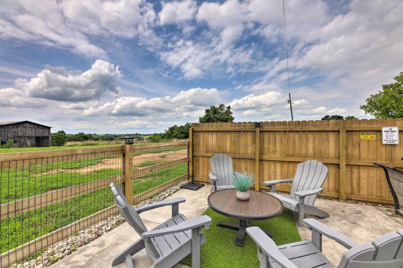 Chic Williamstown Retreat With Pool And Hot Tub! Villa Exteriör bild